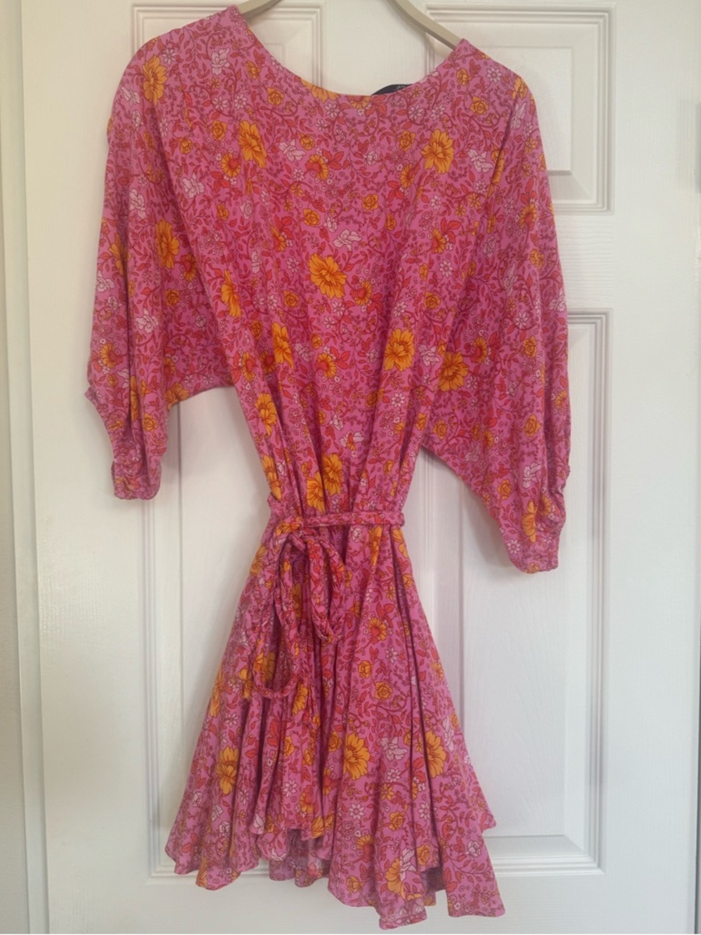 VIBRANT LIGHTWEIGHT FLORAL DRESS